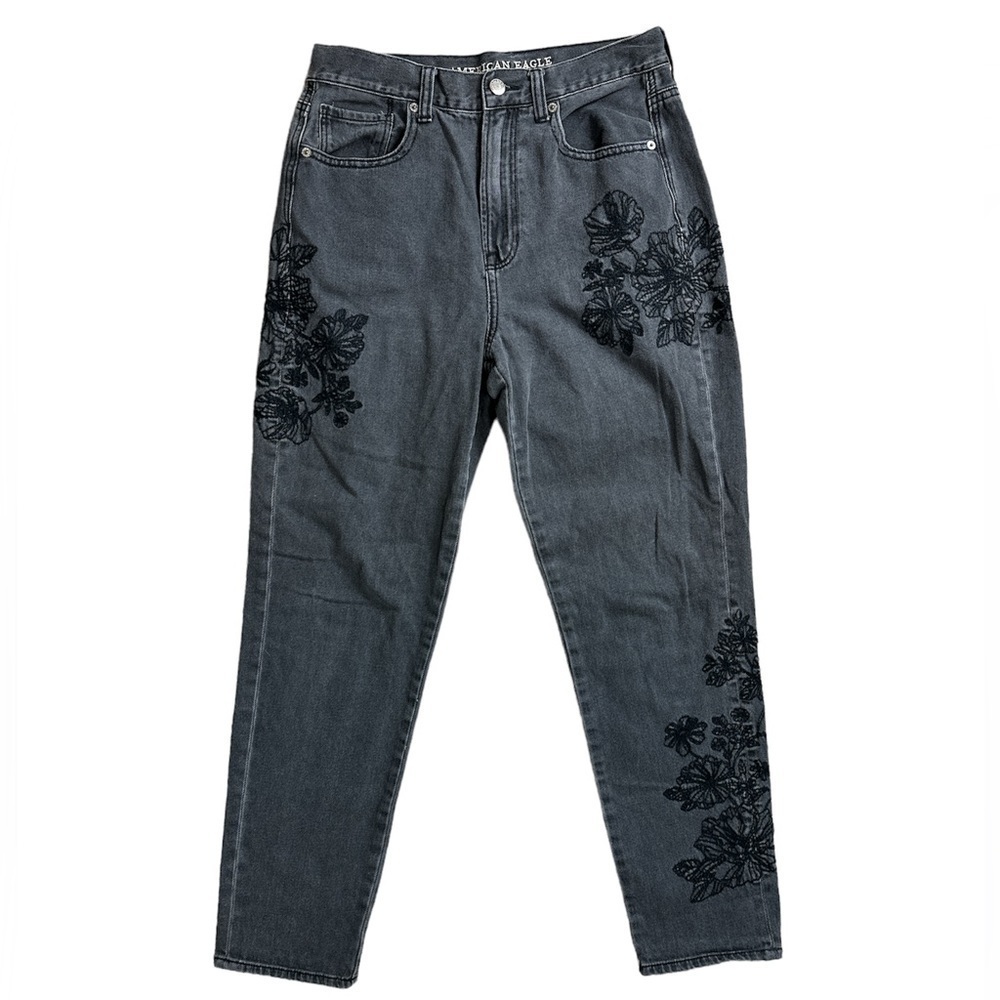 American Eagle | American Eagle Embroidered Mom Jeans